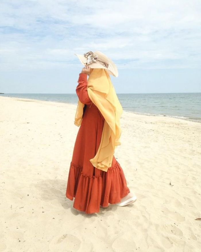 6 Ootd Ke Pantai Hijab Gamis - KATA OMED