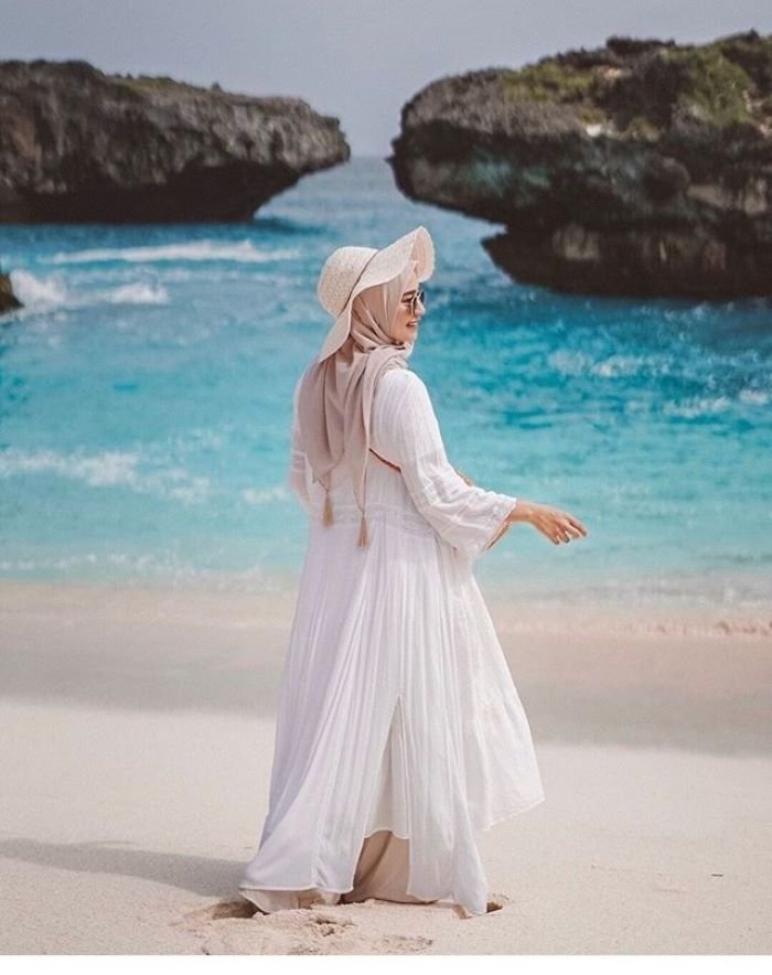 6 Ootd Ke Pantai Hijab Gamis - KATA OMED