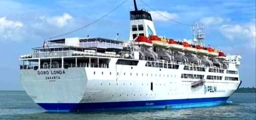 Kapal Pelni Dari Ambon ke Manokwari