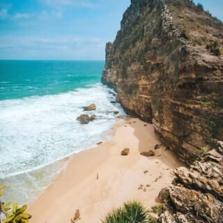 Pantai Karangpayung Wonogiri Jawa Tengah