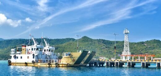 Pelabuhan Karimunjawa jawa tengah