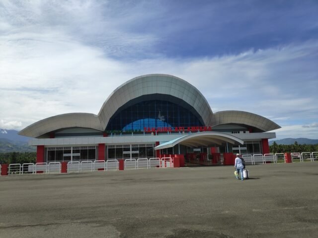 Tanjung Api Airport, bandar udara ampana