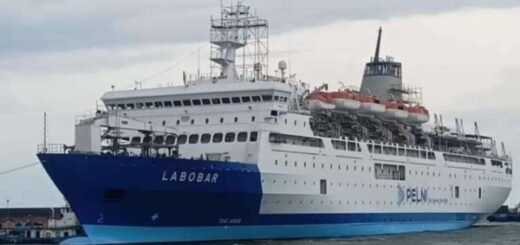 kapal pelni km labobar