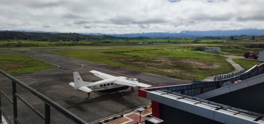 pesawat susi air Bandar Udara Seko