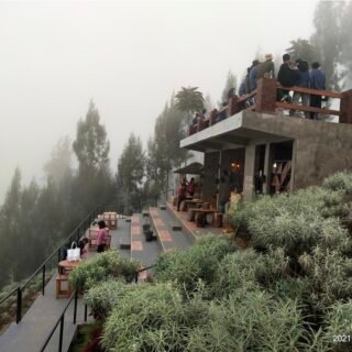 Cafe di Taman Edelweiss Wonokitri