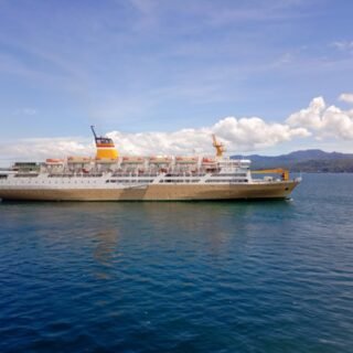 Kapal Pelni Dari Ambon ke Surabaya
