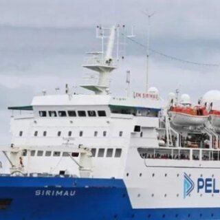 Kapal Pelni KM Sirimau