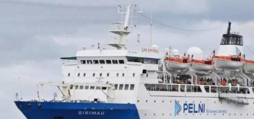 Kapal Pelni KM Sirimau