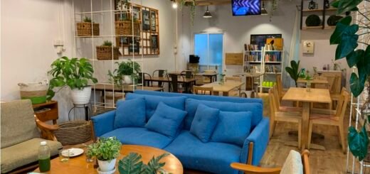 suasana cafe GreenSmoothie Factory