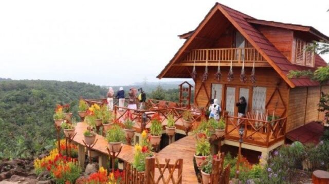 Rumah Kayu Bukit Durian Sagara