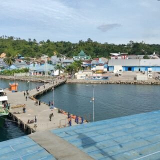 pelabuhan banggai laut