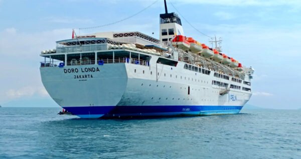 Kapal Dari Makassar ke Ternate