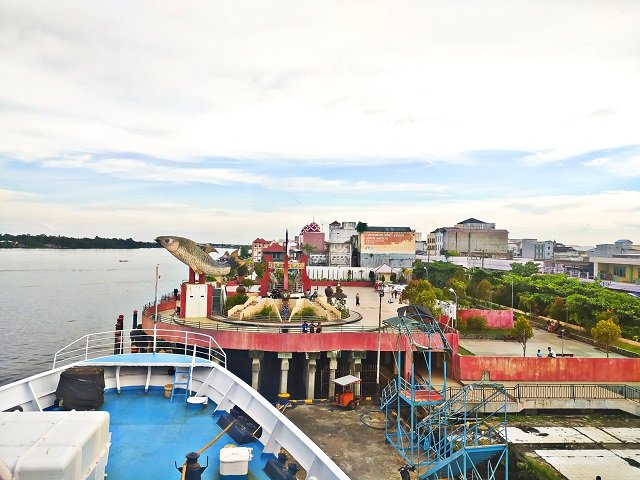 Suasana Pelabuhan Kapal Penumpang Sampit