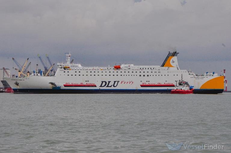kapal km dharma ferry 7