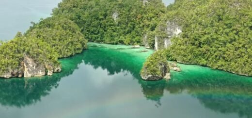 Teluk Triton Kaimana