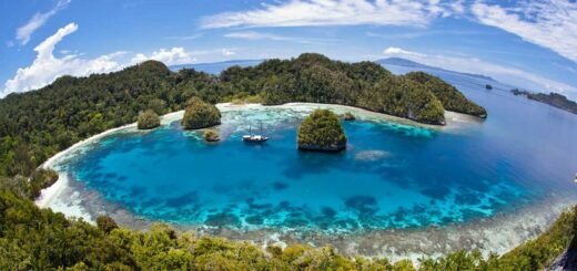 Daftar Teluk di Indonesia