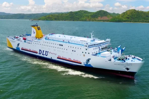 KM Dharma Ferry 3 Dari Makassar ke BauBau