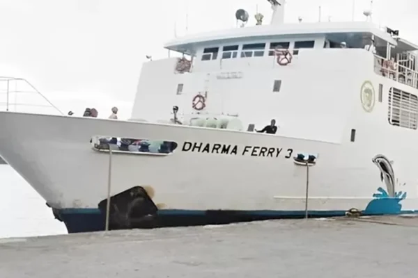 Kapal Km Dharma Ferry 3