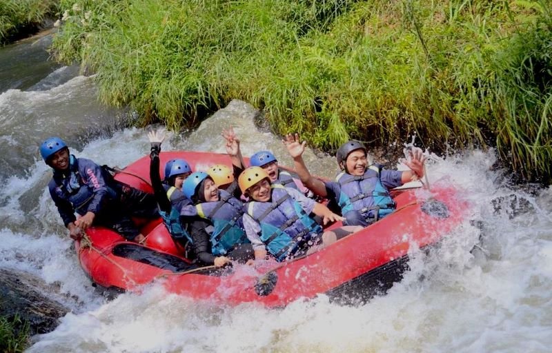 Tempat Rafting Situ Cileunca Pangalengan