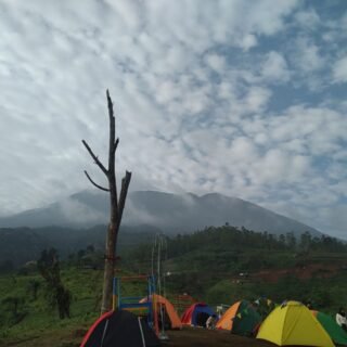 Bukit Joglo Saung Geulis, Tempat Camping Baru di Bogor - Photo by Adventuraja