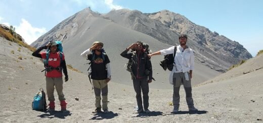 Pendakian Gunung Sangeang