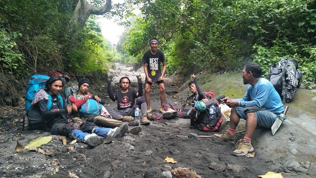 Pendakian Gunung Sangeang Bima