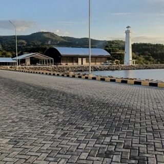 Dermaga Pelabuhan Wae Kelambu