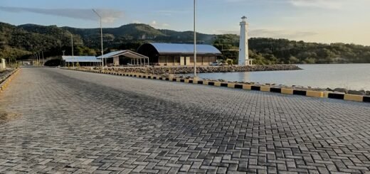 Dermaga Pelabuhan Wae Kelambu