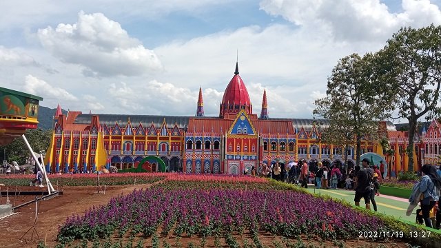 Jatinangor National Flower Park