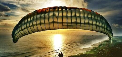 Paralayang Parangtritis, Yogyakarta - Photo by Travelling Yuk