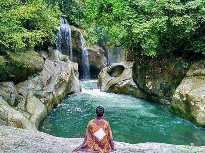 Air Terjun Nyarai Sumatera Barat - Photo by Wisatakita