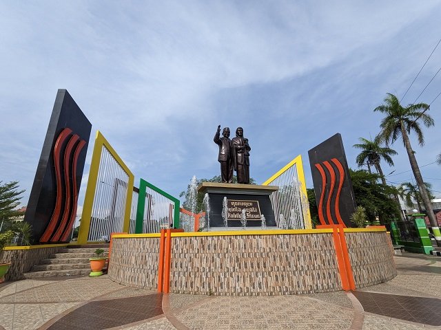 Monumen Cinta Sejati Habibie Ainun