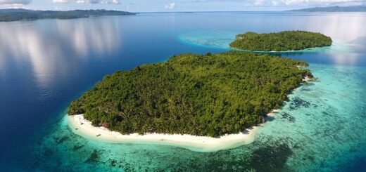 Pulau Babakan wisata di Banggai Laut