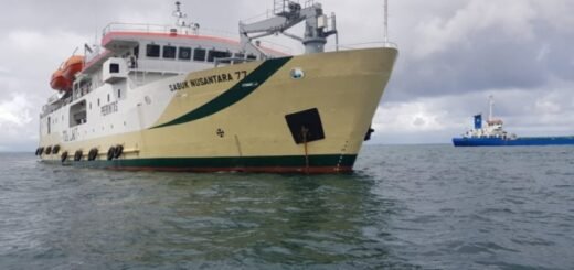 Kapal Dari Bitung ke Miangas