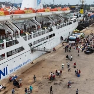 Kapal Pelni Dari Parepare ke Surabaya