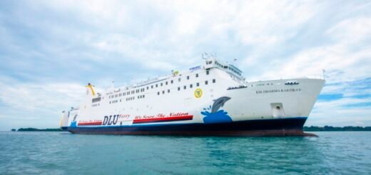 Kapal Laut KM Dharma Kartika 5