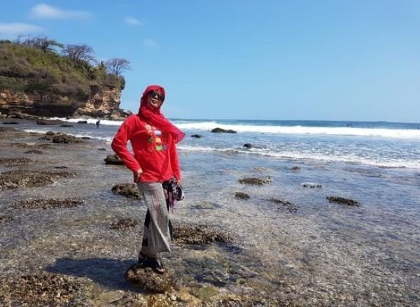 Suasana Pantai di Kebumen Suwuk Photo by Detik Travel