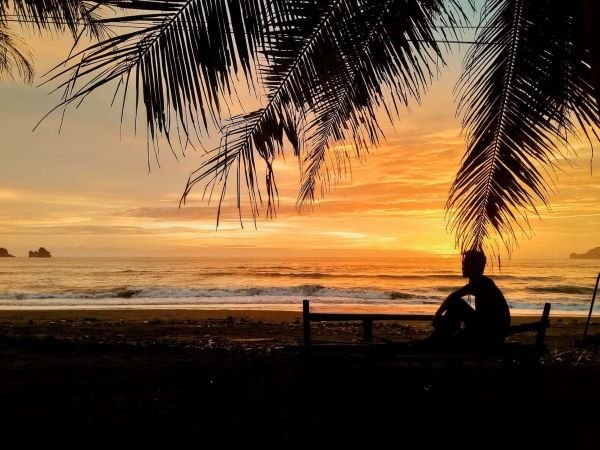 Sunset di Pantai Konang Trenggalek - Photo by IG@ Afifah Suhaeman