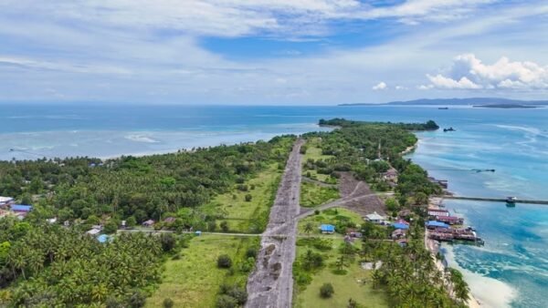 Bandara di Pulau Jefman