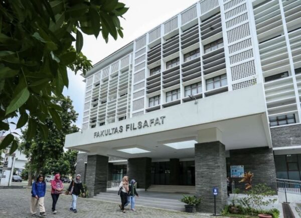 Fakultas Filsafat UGM - Photo by RRI