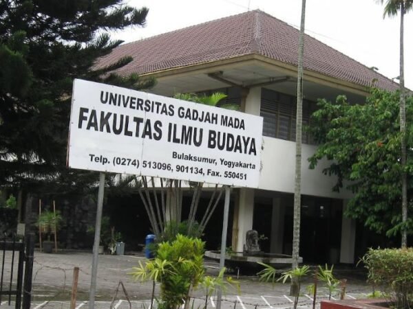 Kampus Jurusan Bahasa Arab UGM Yogyakarta - Photo by Indoplaces
