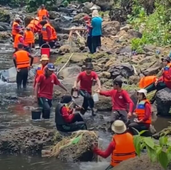 Kegiatan Praktek Lapangan Jurusan Ilmu Kelautan UNDIP Semarang - Photo by Instagram