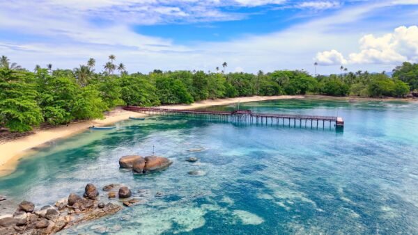Pantai di Pulau Jefman