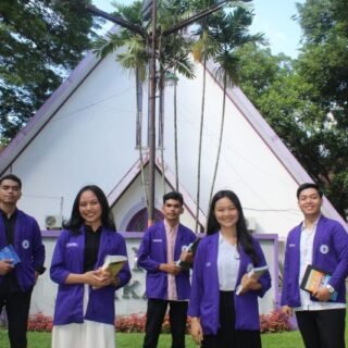 Sekolah Teologi di Indonesia - Photo by Google