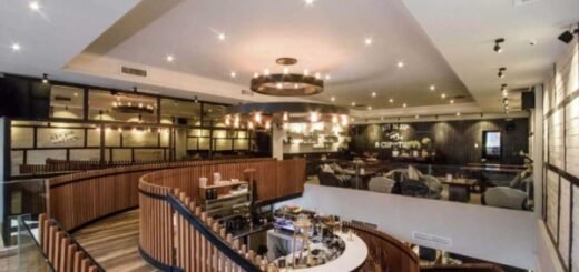 Desainer Interior Cafe dan Restaurant di Medan - Photo by Arsitag