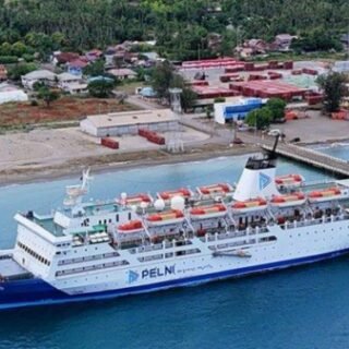 Kapal Pelni KM Sirimau Dari Timika