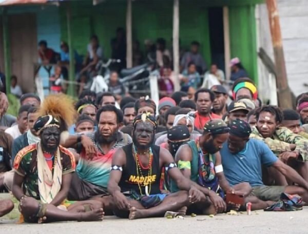 Masyarakat Suku Nduga - Photo by Wikipedia