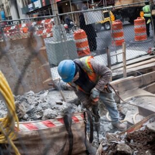 Sewa Jack Hammer di Surabaya Yang Terpercaya - Photo by Google
