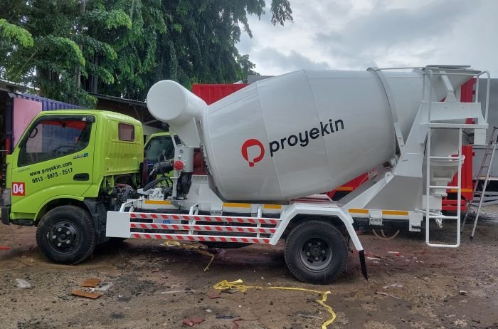 Sewa Mobil Molen di Jakarta - Photo by YouTube