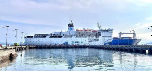 KAPAL PELNI KM SIRIMAU